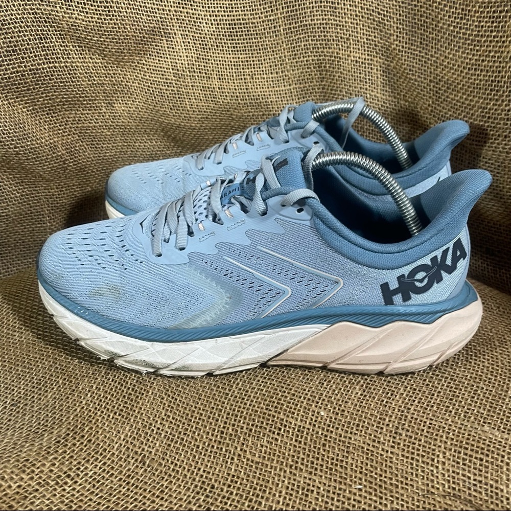 Hoka One One Womens Arahi 5 1115012 running shoe